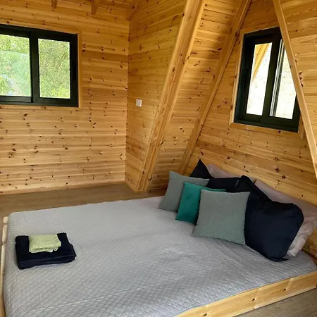 Дом отдыха Warm Family Glamping With Kids Playground