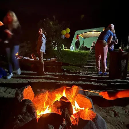 בית נופש Warm Family Glamping With Kids Playground *